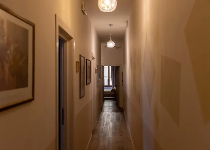 Hostel Archi Rossi *