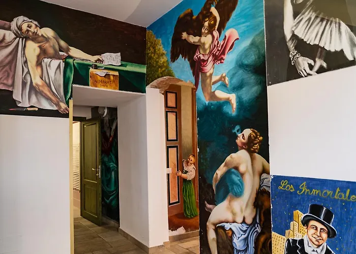 Hostel Archi Rossi *