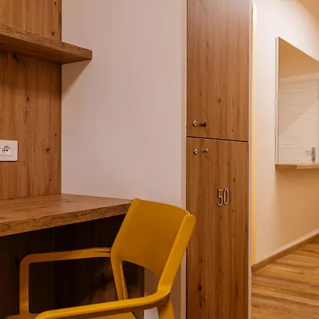 Archi Rossi Hostel *