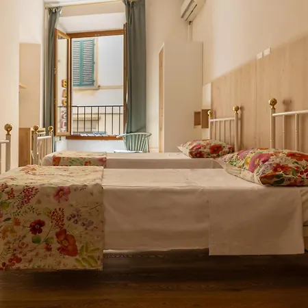 Hostel Archi Rossi