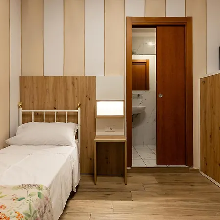 Archi Rossi Hostel