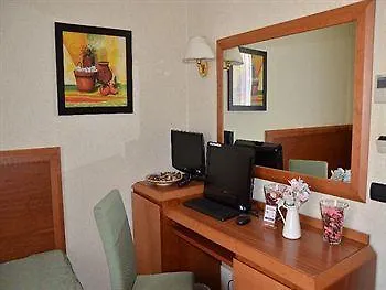 شباب آرشي روسي بيت شباب