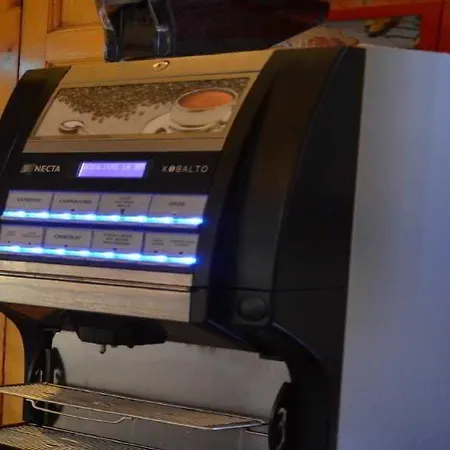 شباب آرشي روسي فلورنس