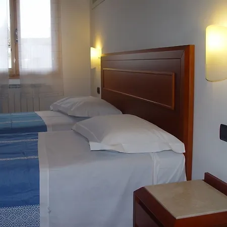 Archi Rossi Hostel Florence