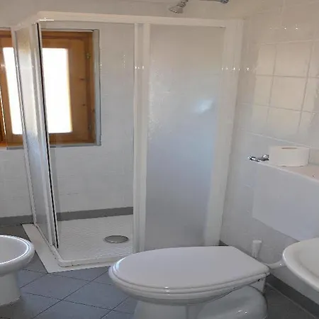 شباب آرشي روسي