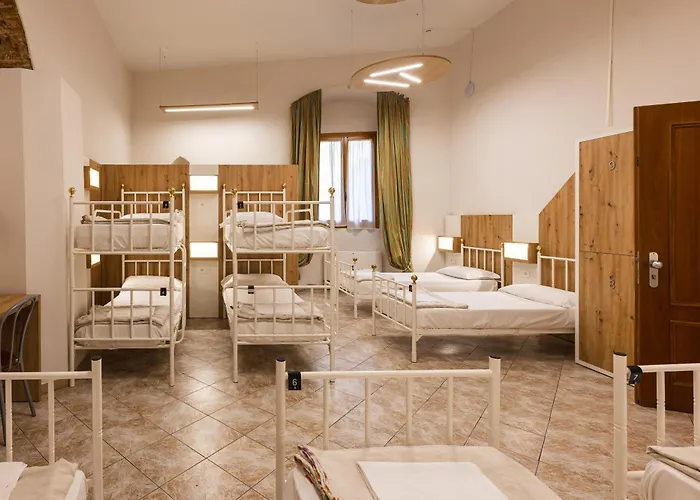 Auberge de jeunesse Archi Rossi *